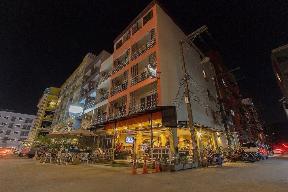 Cool Sea House Hotell Patong Exteriör bild