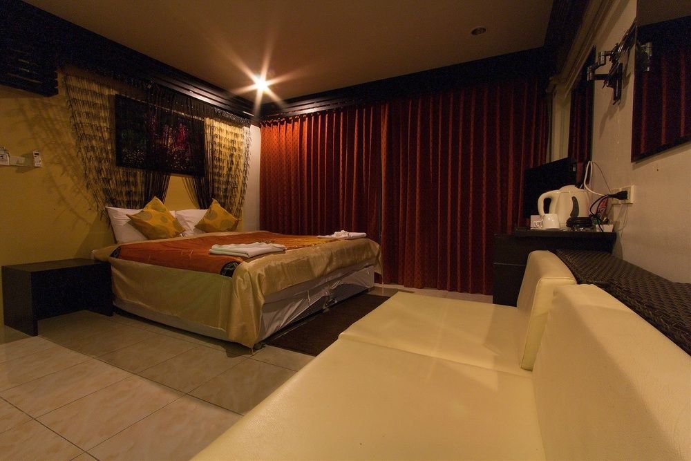Cool Sea House Hotell Patong Exteriör bild