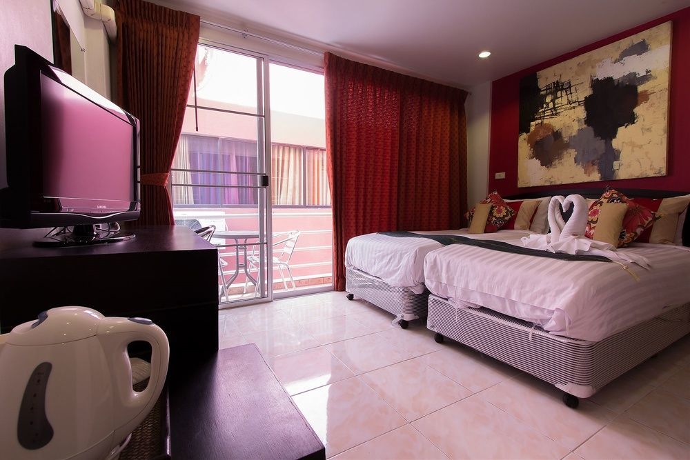 Cool Sea House Hotell Patong Exteriör bild