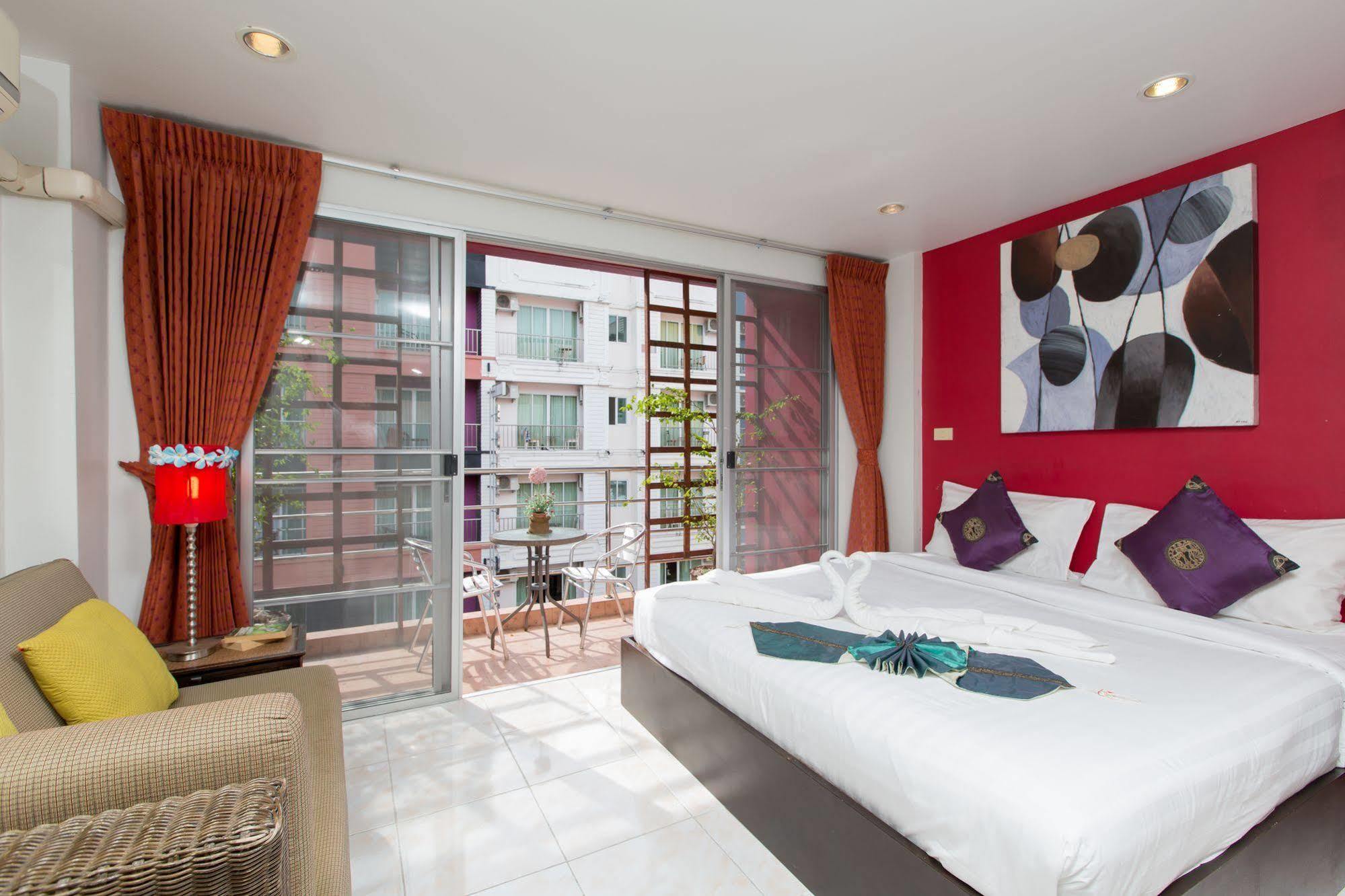 Cool Sea House Hotell Patong Exteriör bild