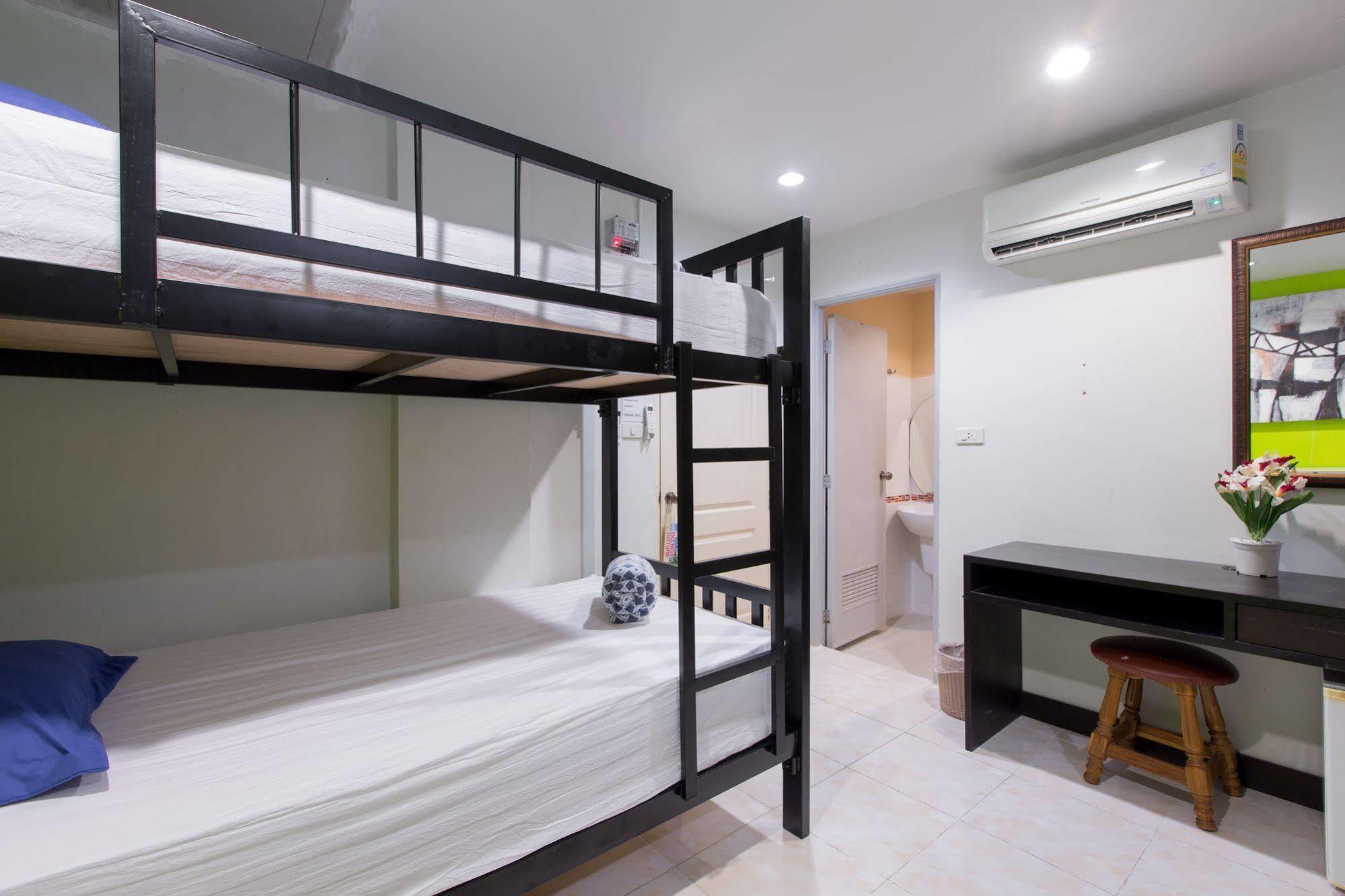 Cool Sea House Hotell Patong Exteriör bild
