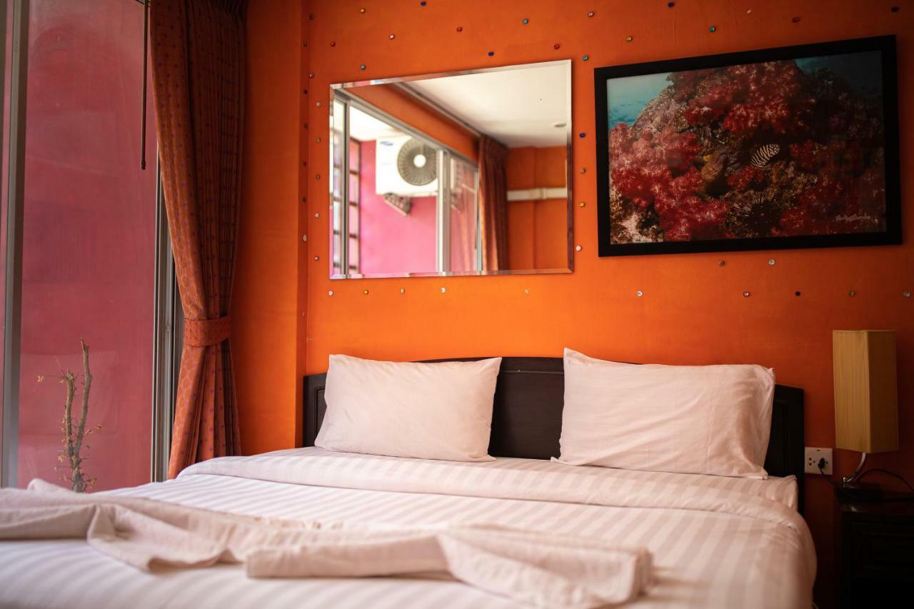 Cool Sea House Hotell Patong Exteriör bild