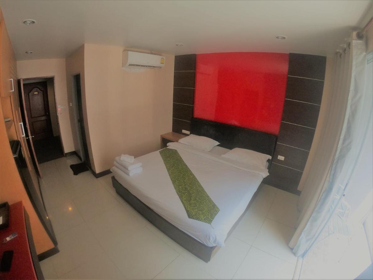 Cool Sea House Hotell Patong Exteriör bild